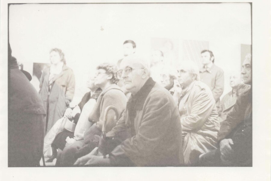 v popředí sedí Jan Rajlich, za ním Josef Chloupek